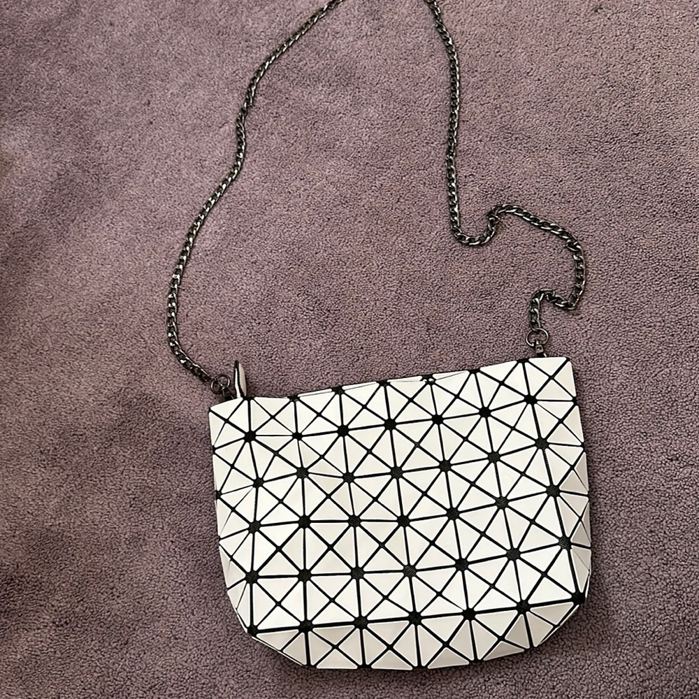 crossbody bag with chain